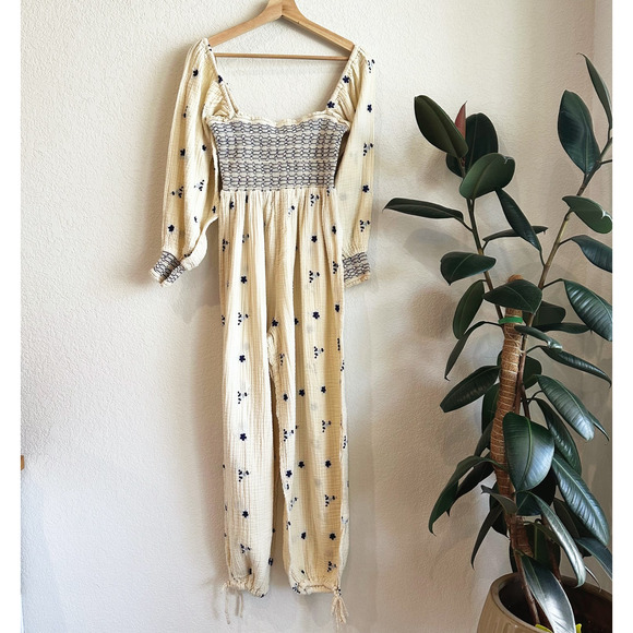 Free People Dahlia Jumpsuit Size Small Smocked Embroidered Boho Prairie Cottage - Picture 2 of 10
